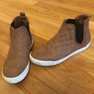 High top Steve Madden quilted sneakers